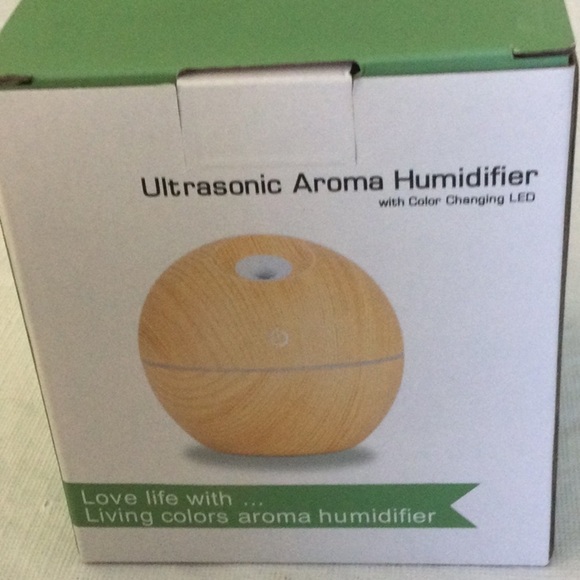 Ultrasonic Aroma Humidifier with LED - Picture 1 of 5